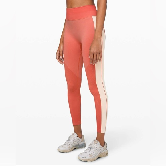 Lululemon Ebb to Train Tight Like New - Picture 3 of 4